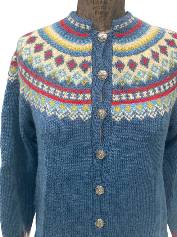 Wollen trui met knopen shop