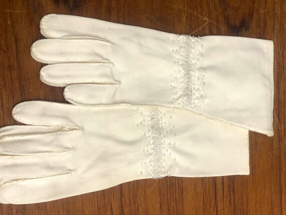 Vintage White Nylon Gloves With Beaded Trim Size … - image 1