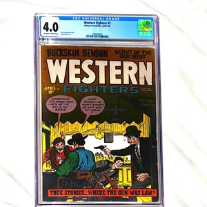 Może przedstawiać: Okładka komiksu z epoki przedstawiająca scenę z Dzikiego Zachodu z kowbojami w saloonie. Okładka nosi tytuł "Western Fighters" i zawiera tekst "True Stories... Where the Gun Was Law!"