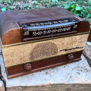 Vintage 1948 Motorola Tube Radio: Mahogany Mid Century Modern Restoration Piece
