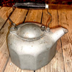 Vintage CLUB Teapot. Large Thick Heavy Cast Aluminum Colonial Style Water Kettle. Approximatly 12 x  9 x 11 with wood handle up w/ 4.25 lbs.