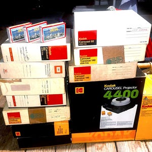 Kodak 4400 w 10 Kodak Trays & slides Vintage Kodak Carousel Slide Projector, 10 Trays, 3 Boxes Slides. Portable Movie Screen Available!