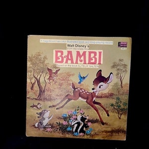 Álbum de discos LP de vinil vintage Bambi. Walt Disney apresenta histórias e músicas de Bambi 1969 em excelente estado. Registros da Disneylândia.