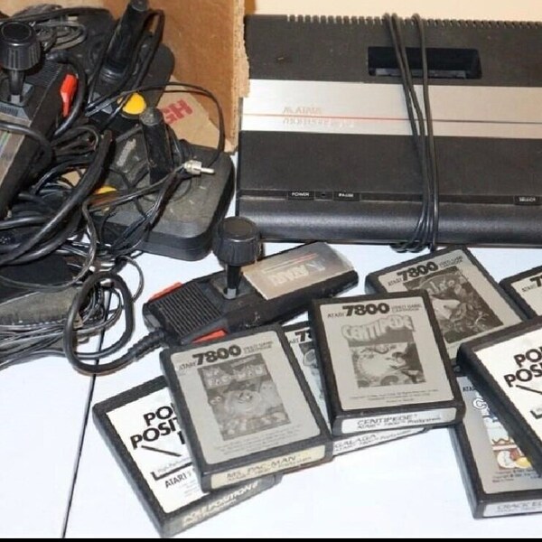 Atari 7800 ProSystem Console w/ 8 Atari Video Games and Extras. Vintage 1986 successor to the 2600 & 5200 One of the 1st backward compatible