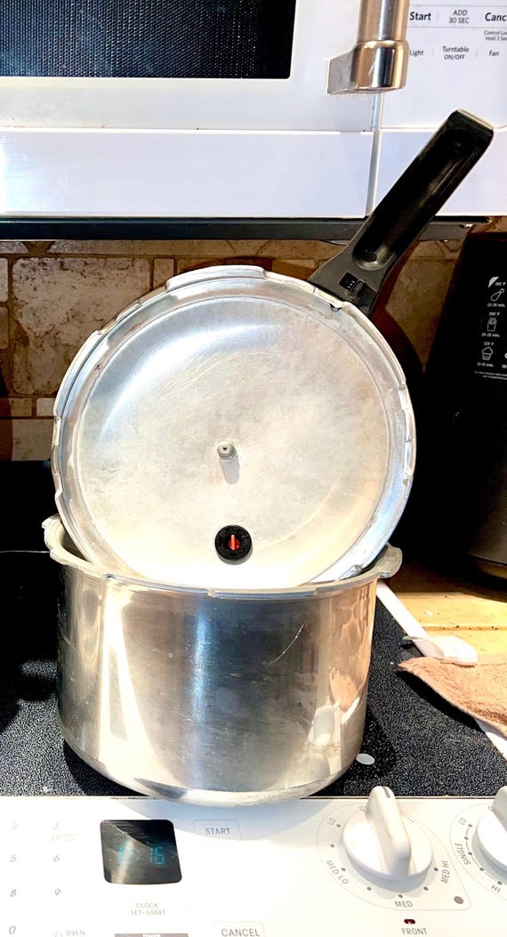 Vintage Mirro Cooker. Locking Lid Stove Top Aluminum 4.2 Quart Classic Pressure Cooker. Made in Brazil Etsy Canada