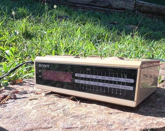 Vintage Sony Dream Machine White Clock Radio Stereo, Green LED