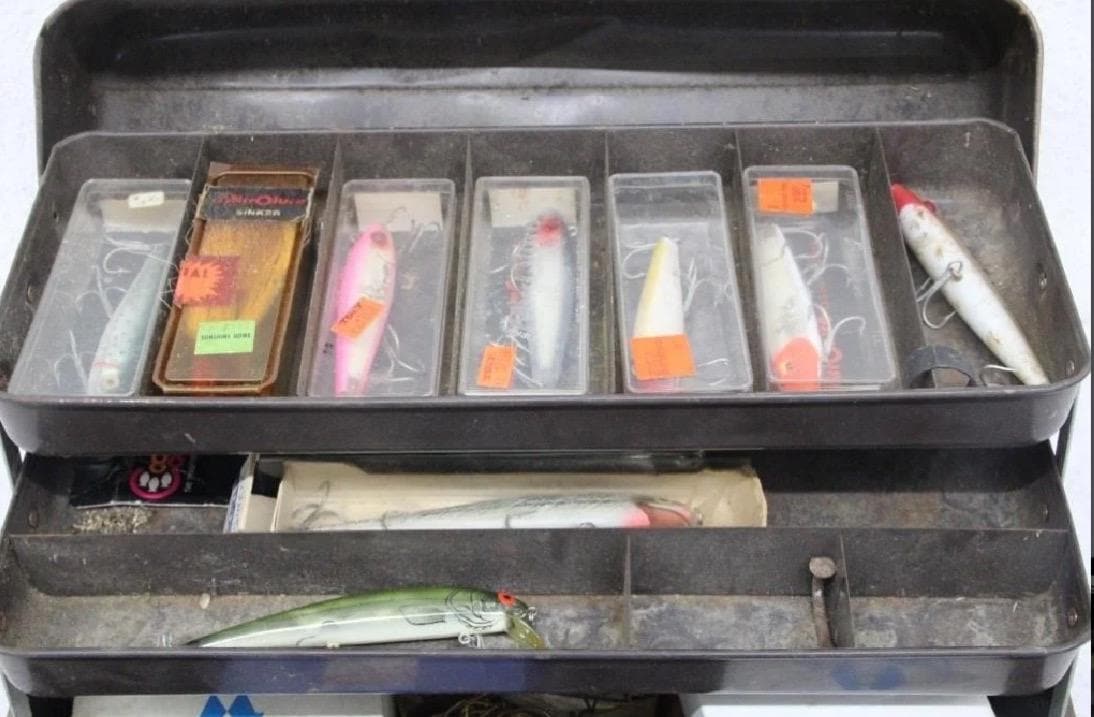 decoration fishing tackle boxes for wreaths Wonderjune 24 Sets Party Favors Candy Little with Red White Floater Thank You Cards Making My Reel Fun Fishing Theme Party Decorations : Sports & Outdoors quality ABS+PP material Vintage Ward's Hawthorne Tackle Box