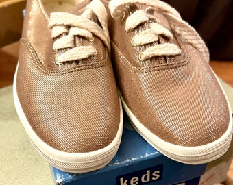 Vintage 1990’s Keds Womens Champion Shoes! Metallic Bronzr size 6 Classic and Comfortable Sneakers. New unused in the box old stock.