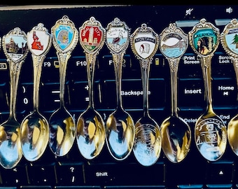 Spoon collection. Miniature Collectable State and Attraction Souvenir Spoons. Boston, Chicago, Kansas City, Redwood Forest, China Town SF C