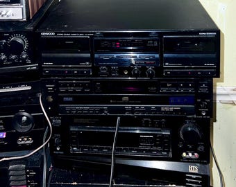 Registratore a doppia cassetta Kenwood. Come nuovo, per pezzi di ricambio o restauro.