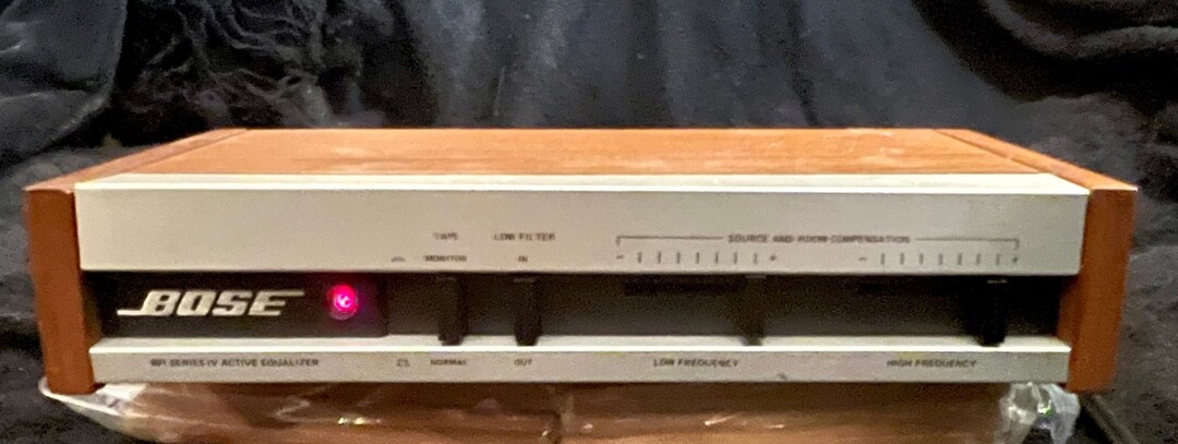 Vintage Bose 901 Series IV Active Equalizer, Pair of Bose Vintage Bose 901 Series IV Active Equalizer, Pair of Bose