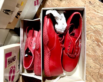 Nanyang red shop shoes