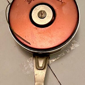 Moulinet De Pêche Vintage Bronson Dart N° 905 - Spincast - Rare Couleur Rouge - US