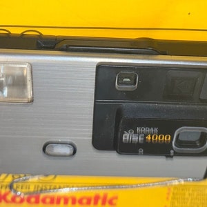 Kodak Disc 4000 Camera. Vintage Kodak 4000 Slim Line Built in Flash ...