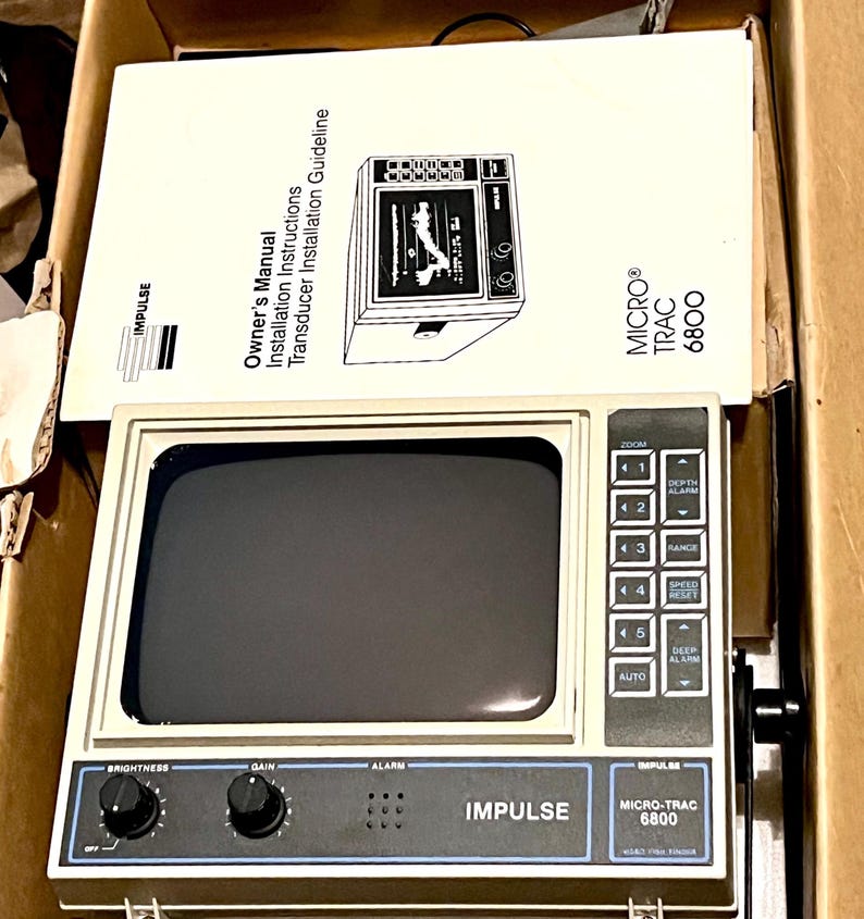 Vintage Fish Finder Impulse 6800. Made in Japan. Original Box, Cables, Mount, Owners Manual etc. In great condition with unused appearance image 16