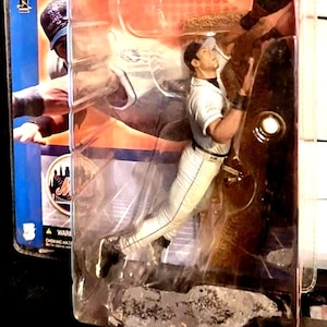 New York Mets Roberto Alomar 2002 McFarlane Series 3 MLB Action Figure NIB Nearly a quarter century already Get Roberto Alomar while you can