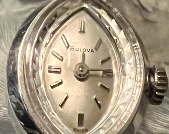 Ladies Bulova Diamond and gold Wristwatch Combines Function & Elegance in this Classic Timeless Jewelry Traditional Winding Vintage Watch