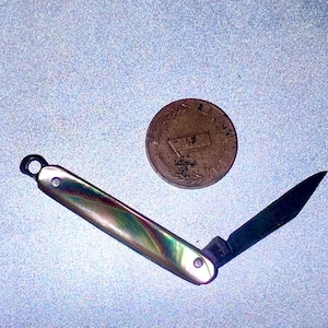 D Luxe Vintage Miniature Pocket Knife Genuine Mother of Pearl High Quality Gentleman or Ladies Knife. Watch Tool Fob, Pendant, Pen Knife