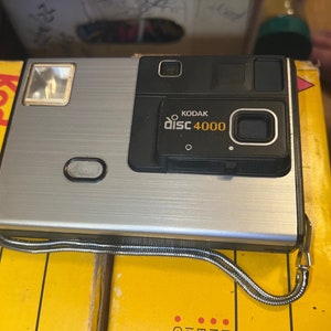 Kodak Disc 4000 Camera. Vintage Kodak 4000 Slim Line Built in Flash ...