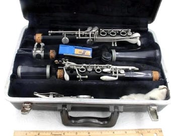 A Fine Mid-century 18S Artley Clarinet Woodwind - Prelude USA