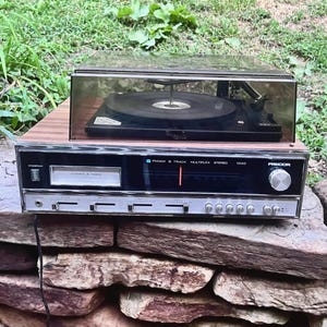 Vintage Stereo 1970s Precor 1040 w top Combo Precor 1040 Record Player, 8 Track Tape Player, AM/FM Radio Made in Korea. Parts or Restoration