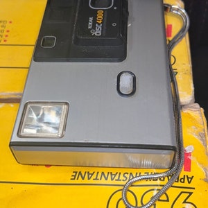 Kodak Disc 4000 Camera. Vintage Kodak 4000 Slim Line Built in Flash ...