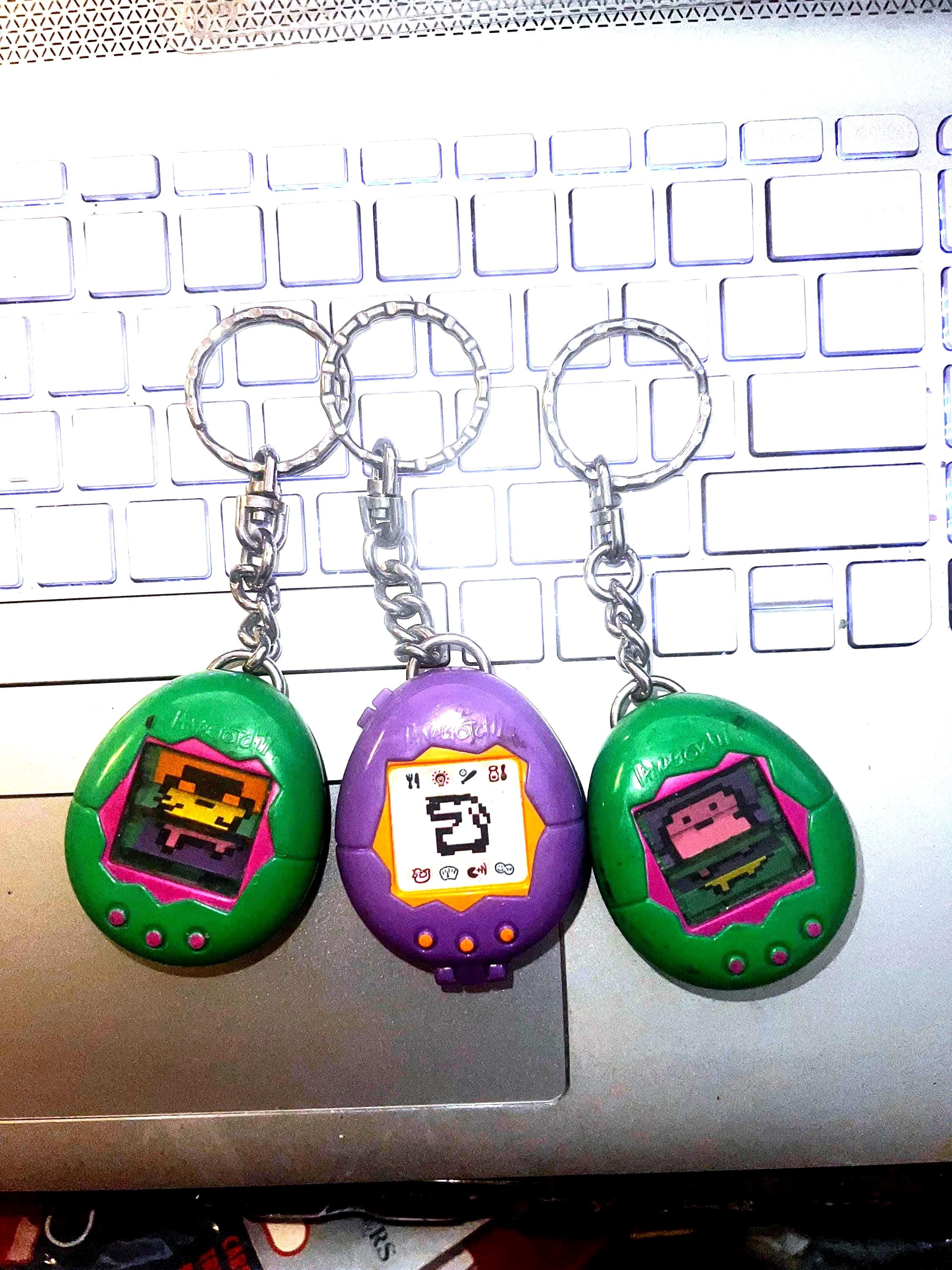 Tamagotchi 1996 白キーホルダー付き3点 Tamagotchi 1996 白キーホルダー付き3点 Japan Original