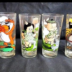 Warner Bros Looney Tunes Glasses + Smurfette & BC's Grog Pepsi Collector Series Daffy, Taz, Porky, Sylvester, Fog Horn Leg Horn, Pepe Le Pew