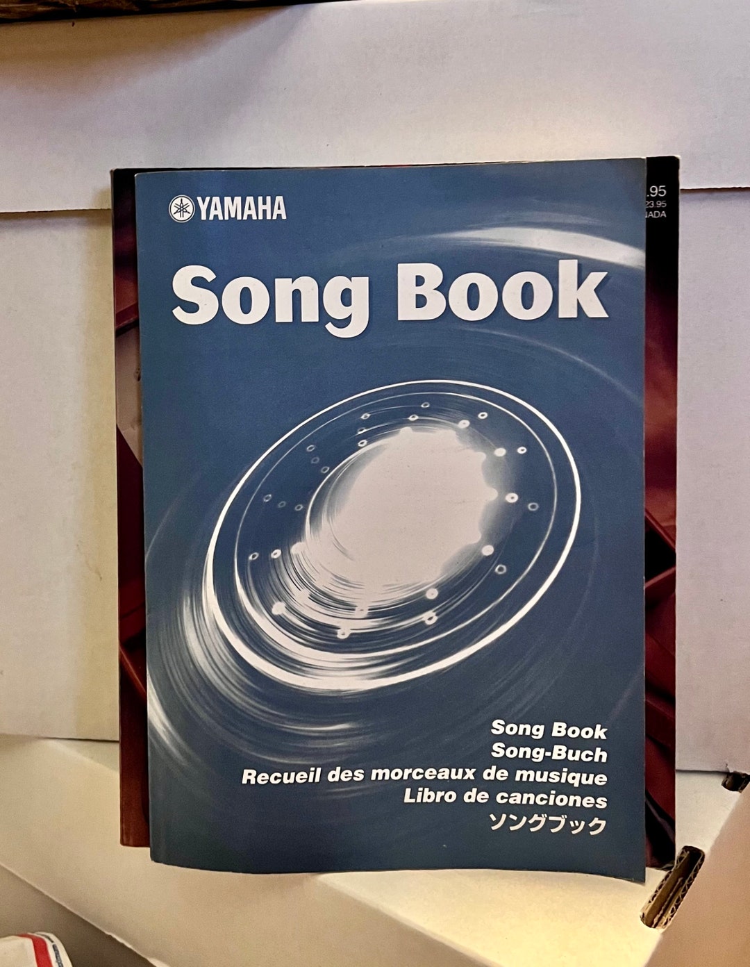 Yamaha Song Book. Multilanguage Book of Song Music. for Use With PSR