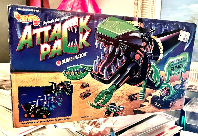 Attack Pack Hot Wheels! Slime-inator Cement Truck Transforms to Slime ...