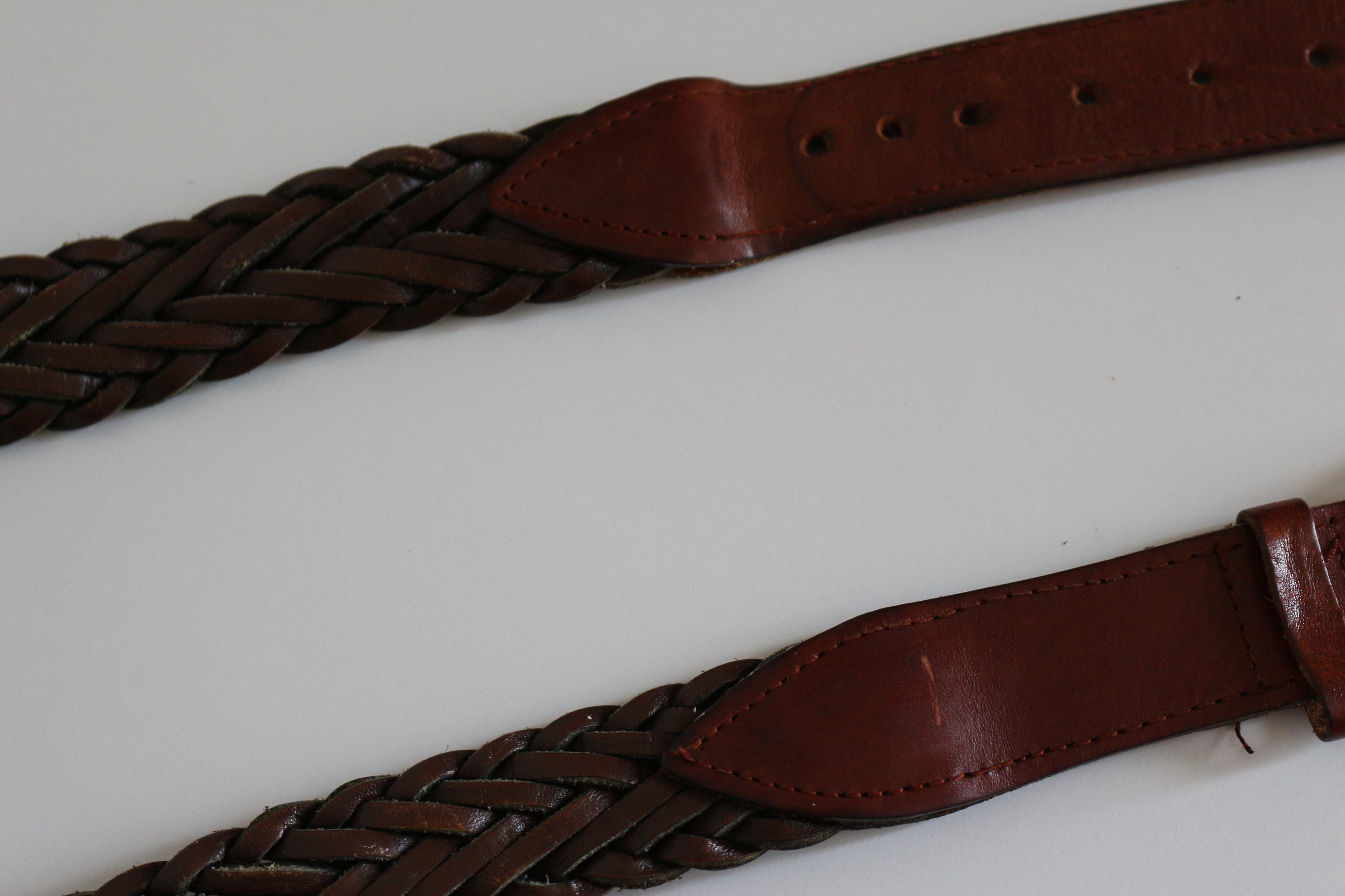 Vintage braided woven brown belt silver buckle classic genuine leather size Med Vintage Brown Braided Leather Belt: Woven Design With Silver  main image 2