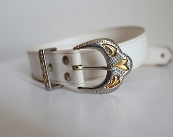 VINTAGE 90s White Vegan Faux Leather Western Silver Buckle  display picture 1