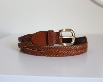 Cinturón de cuero trenzado vintage: estilo hipster tejido en marrón claro