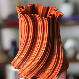 Fractal Twist for House plants and Succulents | Geometric Eco-Friendly Modern Planter |3D Printed Shelf Pot with Drain Holes
