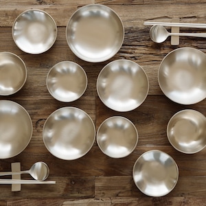 Korean Premium Traditional Handmade Tableware Bronzeware BANGJJA YUGI Plates Set for 2 Person 한국 유기 2인 반상기 세트 image 4