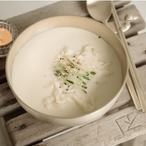 Korean Premium Traditional Handmade Tableware Bronzeware BANGJJA YUGI  - Noodle Bowl 한국 유기 신연엽면기