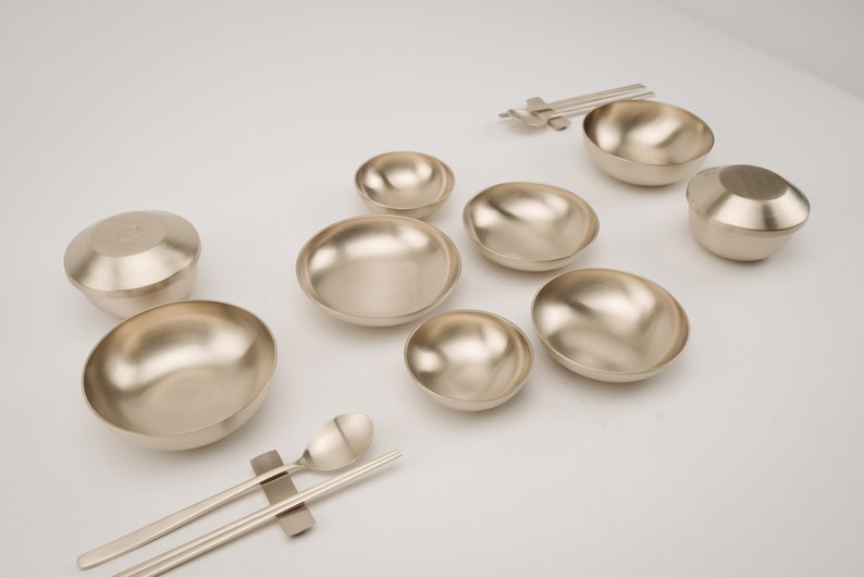 Korean Premium Traditional Handmade Tableware Bronzeware BANGJJA YUGI Plates Set for 2 Person 한국 유기 2인 반상기 세트 image 8