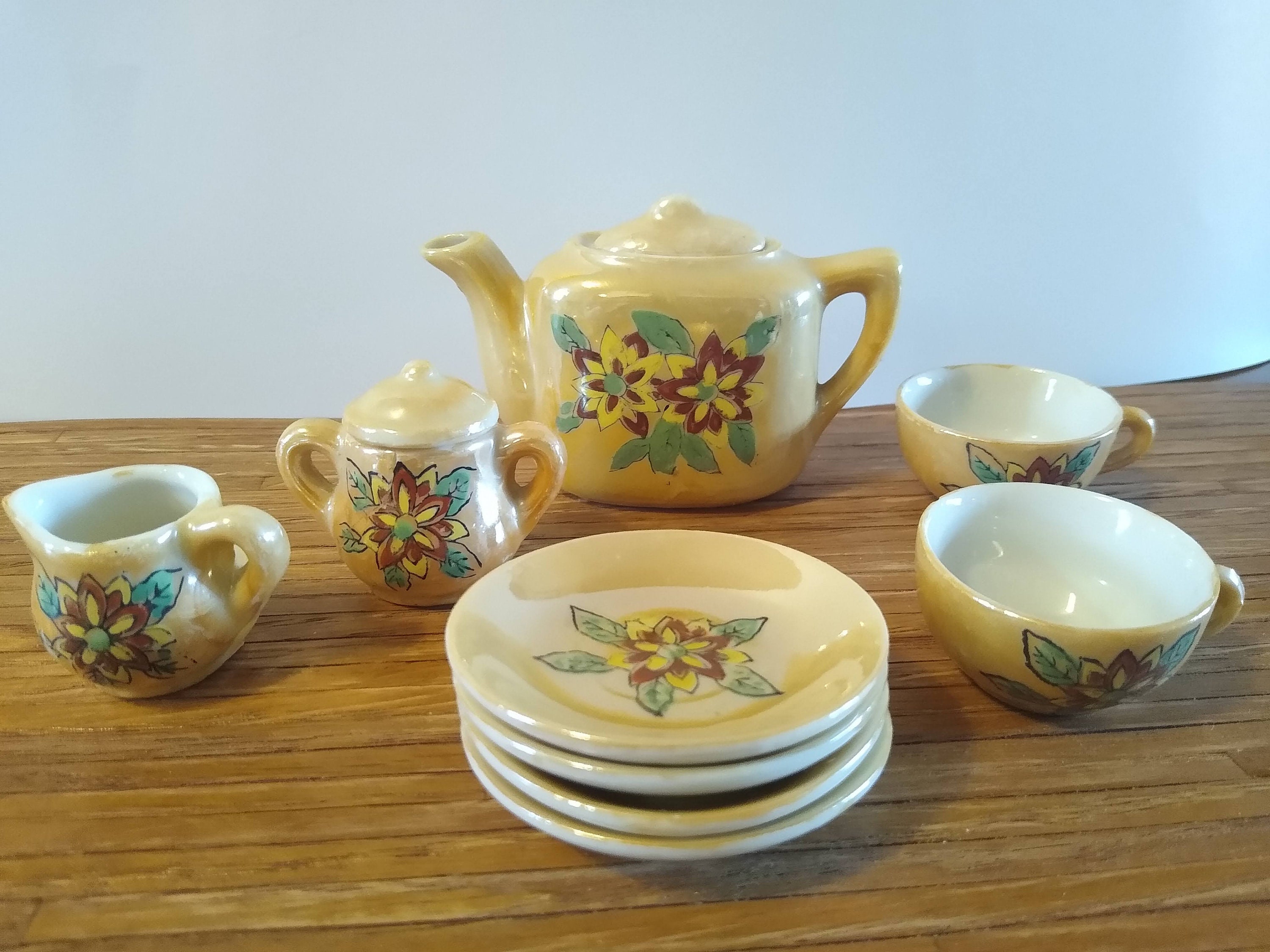 Vintage Japan peach Lusterware child's tea set - larger scale - READ