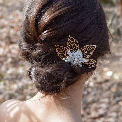 Shops Leaf hair comb with pearls in gold and SIlber, boho glam bride | LIAH
