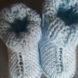 Hand knitted baby booties 0-6 months. Really soft and  cozy, great gift for newborn baby, baby shower comes gift wrapped. machine washable
