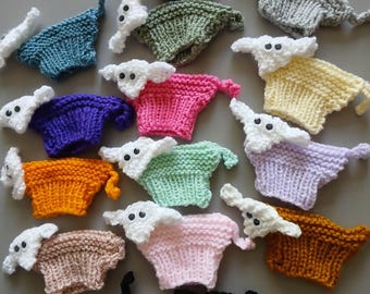 Hand Knitted Lamb Egg Cosy: keep your eggs warm