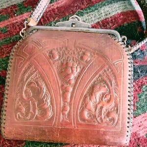 Cartera de cuero con bolsillo y monedero, de cuero repujado, de la década de 1920