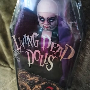 THE Living Dead Dolls Mezco Toys ARE HERE! 7 Deadly Sins Series Vanity -  Series 7