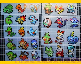 Pokémon Starters-klistermärken Vattentäta vinylblanka dekaler | Charmander Cyndaquil Litten Mudkip Snivy Froakie Scorbunny Sprigatito Anime Vibe