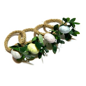 Anelli per tovaglioli con uova di Pasqua, porta corda di canapa primaverile, pranzo amichevole, decorazioni per la festa nuziale, regalo per la sposa per cena rustica con verde bosco.