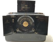 Zenith Portable AM Radio Model 6G801Y Universal Pop Open with Wavemagnet Antenna
