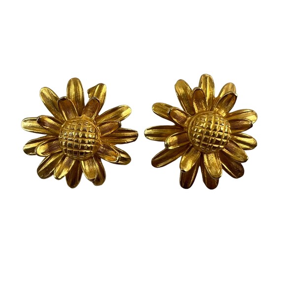 Vintage Yellow Gold Tone Daisy Clip On Earrings 3… - image 2