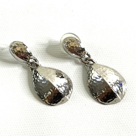 Avon Hammered Silver Tone Post Back Earrings Tear… - image 5