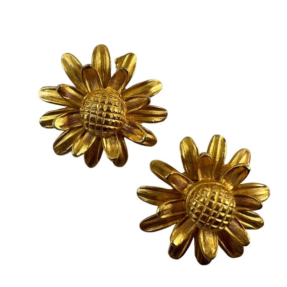 Vintage Yellow Gold Tone Daisy Clip On Earrings 3… - image 1