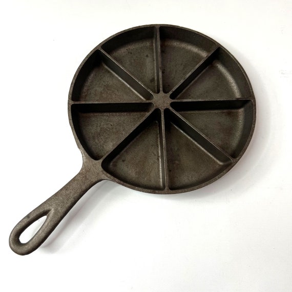 Vintage Cast Iron Cornbread Wedge Skillet Baker 9 8 Etsy